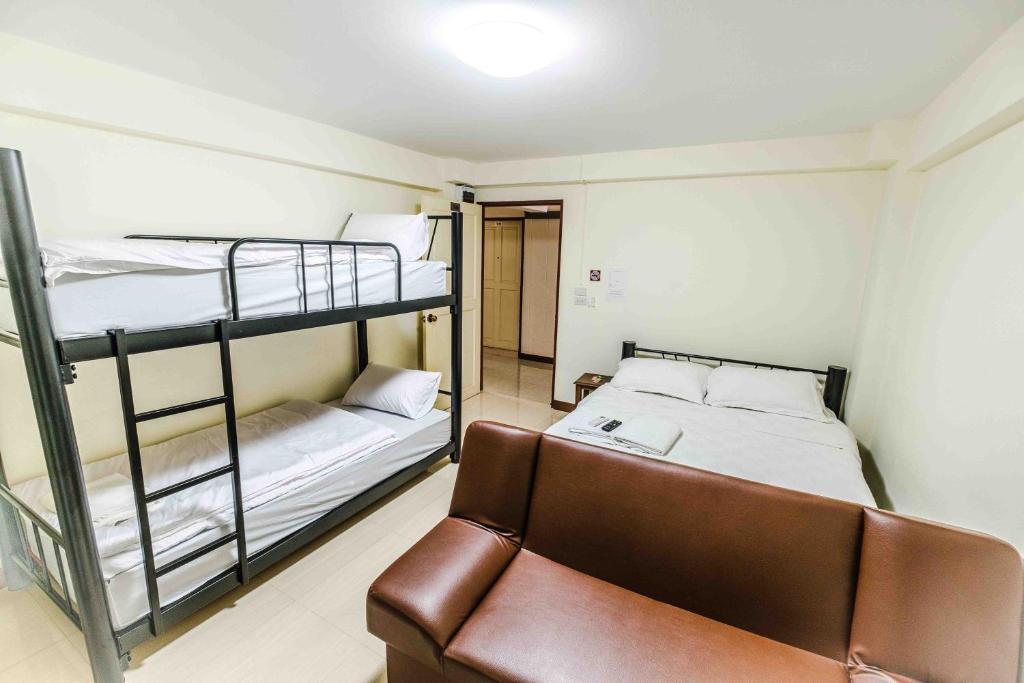 
Family Room (4 Adults)
