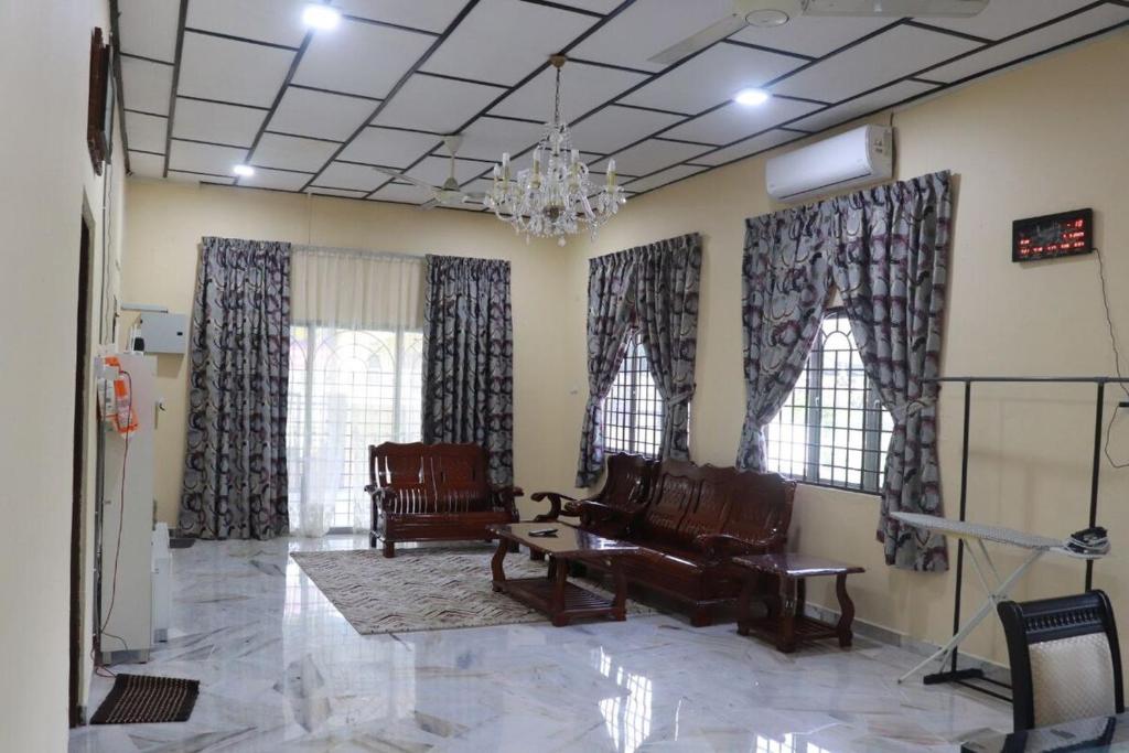 Χώρος καθιστικού στο Shaja Homestay
