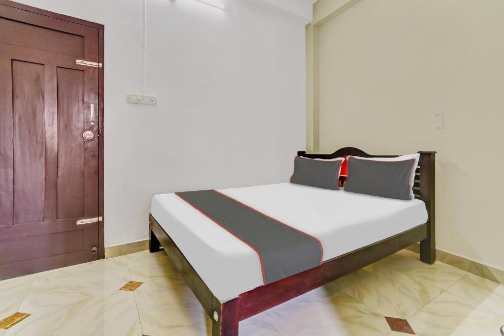 Gallery image of Collection O Royal Tourist Home in Kizhake Chālakudi