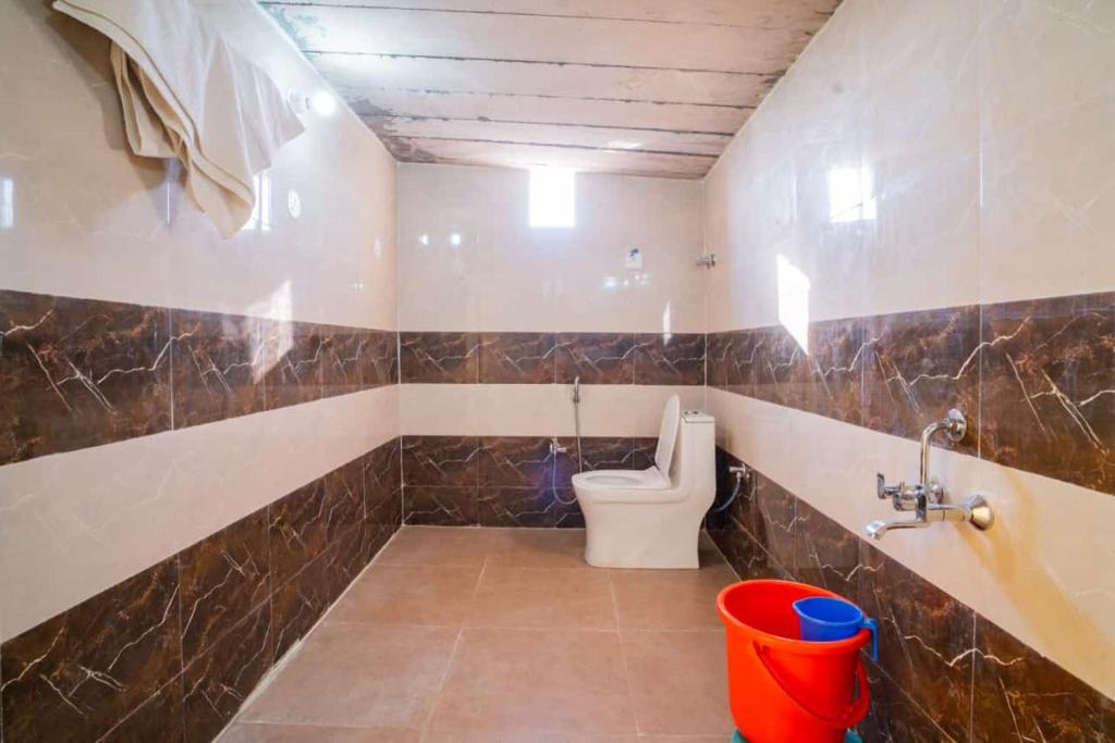 Koupelna v ubytování Rangila Thar Desert Camp& Resort