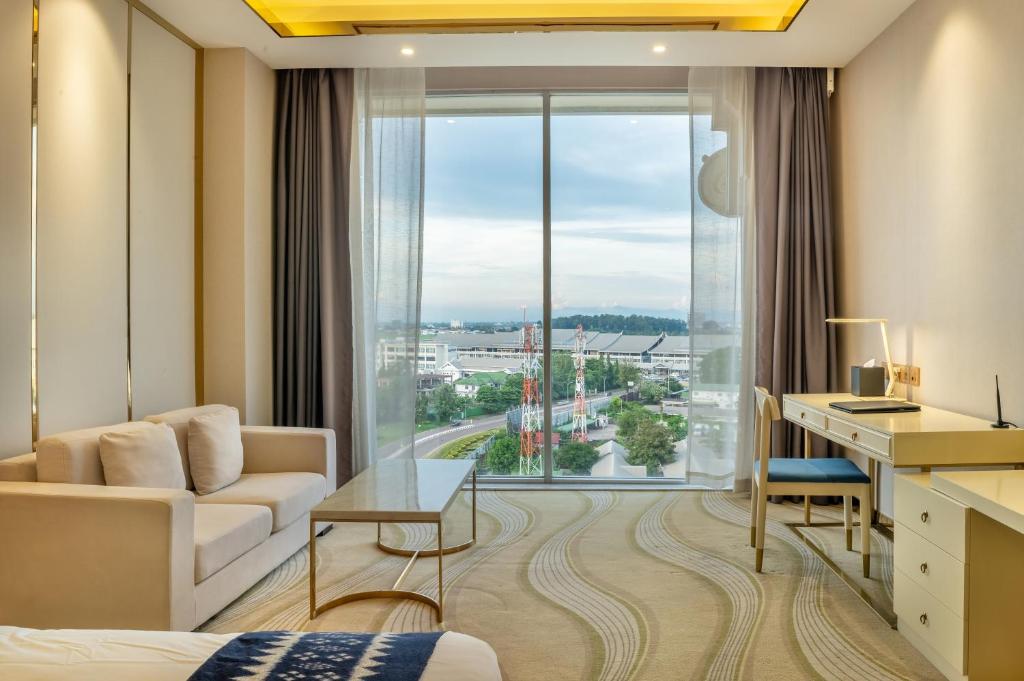 ST Hotel Wattay Airport - Deluxe İki Yataklı Şehir Manzaralı
