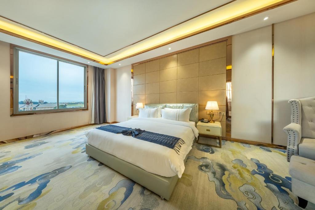 ST Hotel Wattay Airport - Executive Süit Şehir Manzaralı