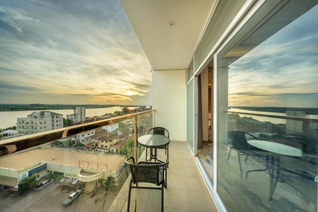 ST Hotel Wattay Airport - Executive Süit - Nehir Manzaralı
