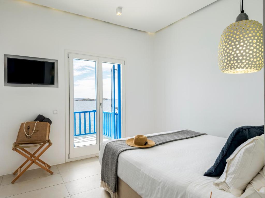 Bluetopia Suites - 5