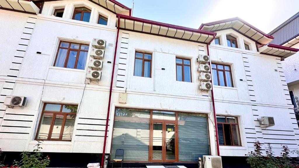 Bangunan di mana terletaknya inn ini