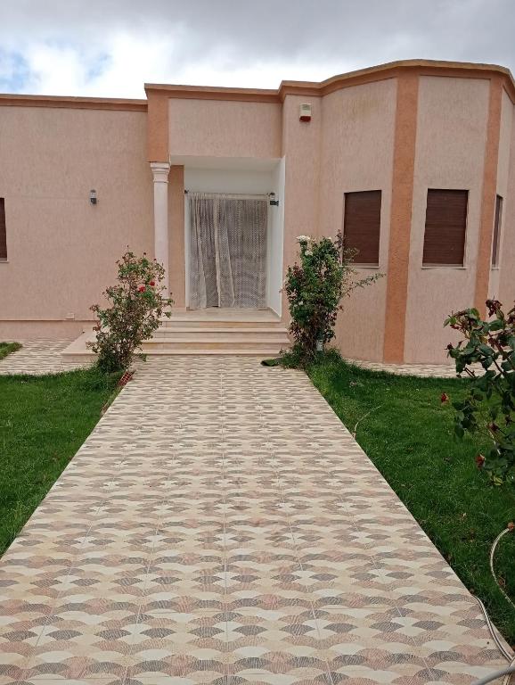 Το κτήριο όπου στεγάζεται  το δωμάτιο σε οικογενειακή κατοικία