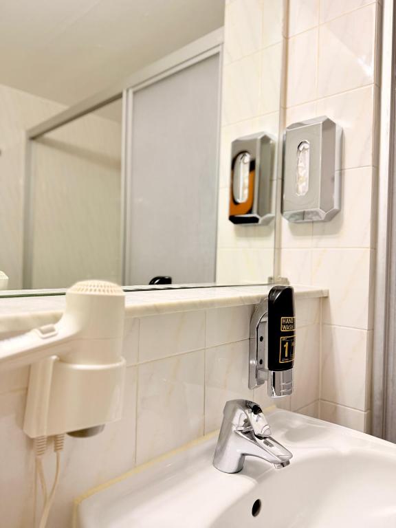 Colour Hotel - Resim 16