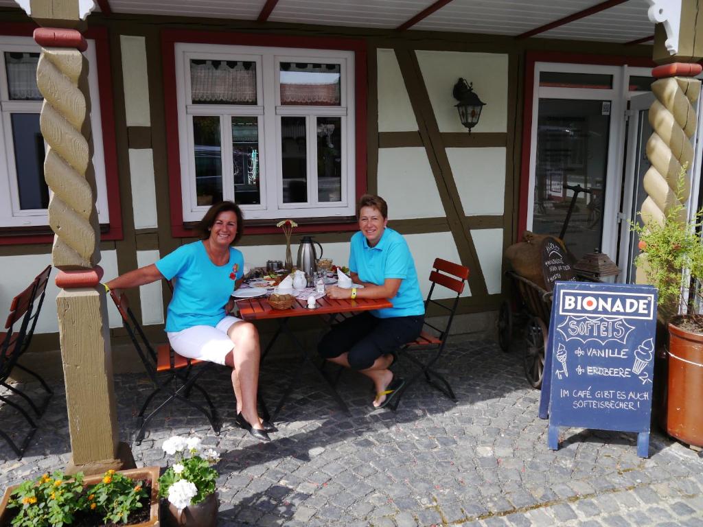 Hosté ubytování Café im Hof- Bed & Breakfast