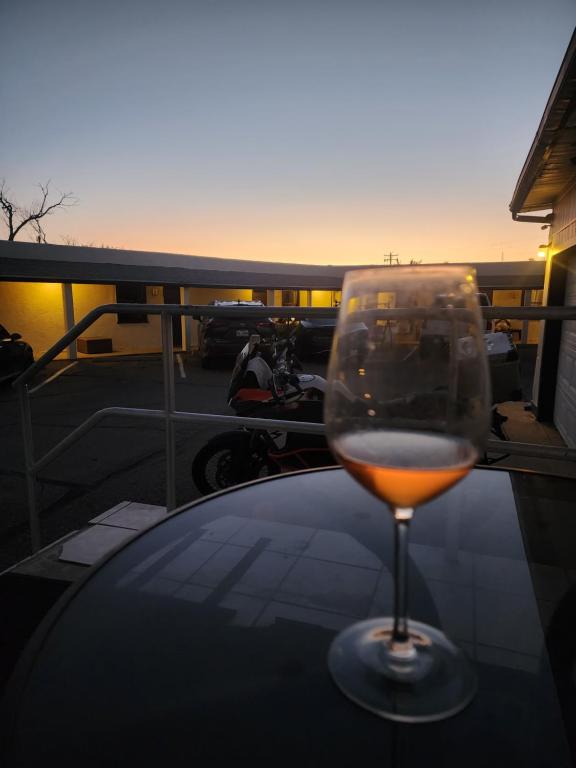Rose's Motel photo