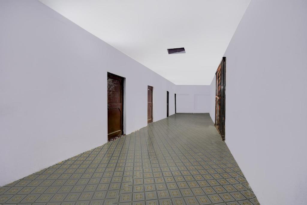 Foto sihtkohas Prayagraj asuva majutusasutuse SPOT ON Apna Hotel And Restaurant galeriist