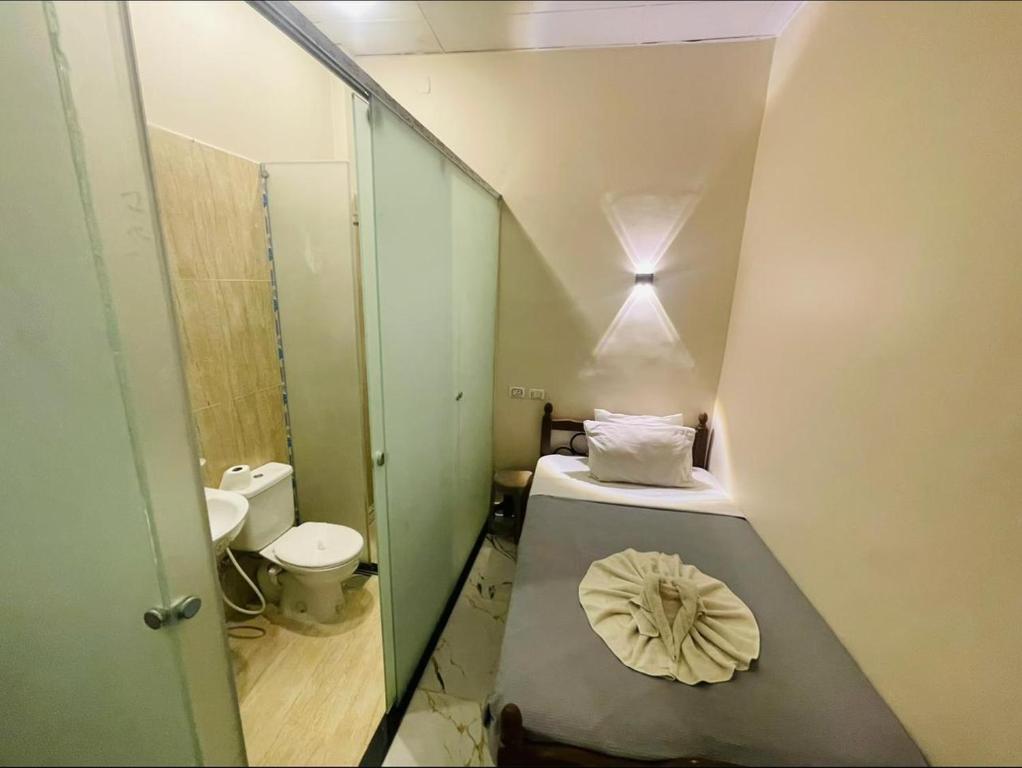 Ένα μπάνιο στο Star One Hotel