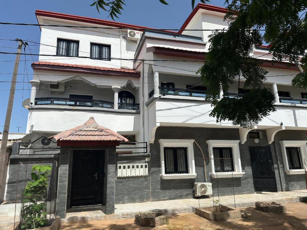 Το κτήριο όπου στεγάζεται  το διαμέρισμα