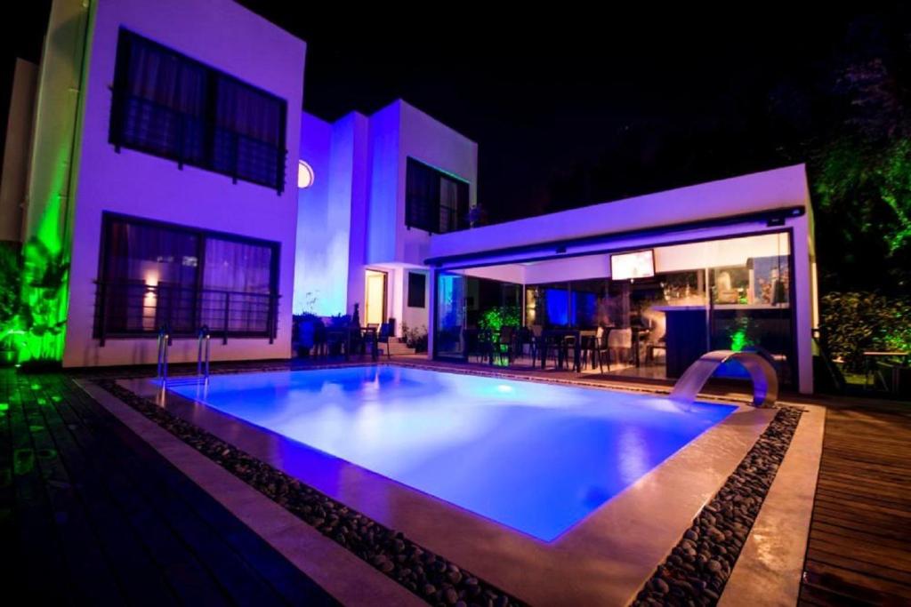 Bazén v ubytování The summer sun beach hotel turgutreis nebo v jeho okolí