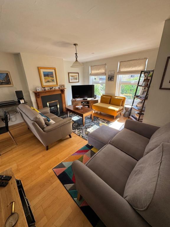 Χώρος καθιστικού στο Lovely House in Clifton