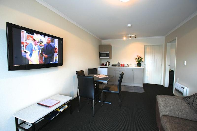 Admiral Court Motel & Apartments - Resim 16