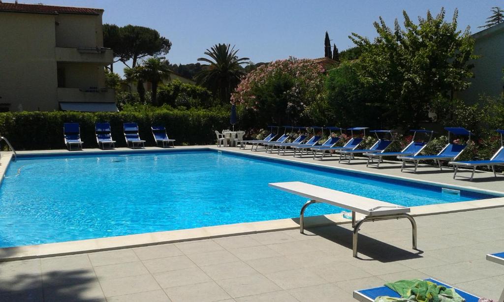 Bazén v ubytovaní Hotel Lilly alebo v jeho blízkosti