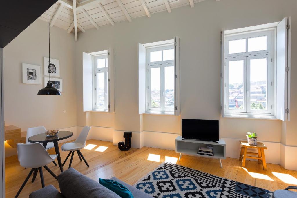 Seventyset Flats - Porto Historical Center - Apartamento Con Entrepiso Y Vista De Río