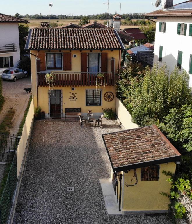 an overhead view of a house with a patio at Ca' Teresa in Ravosa