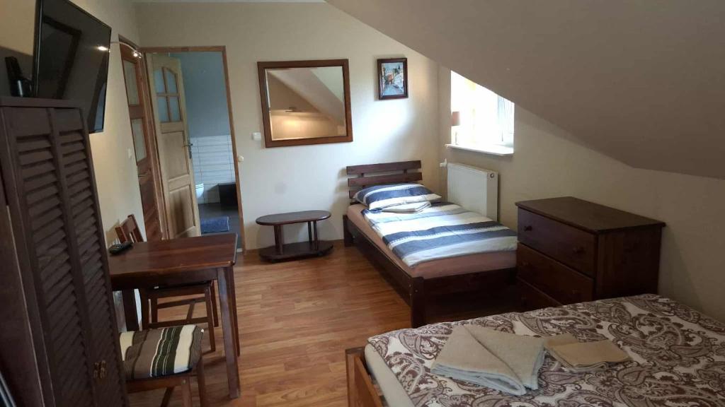 Noclegi na Leszka Czarnego - Habitación Triple Con Balcón