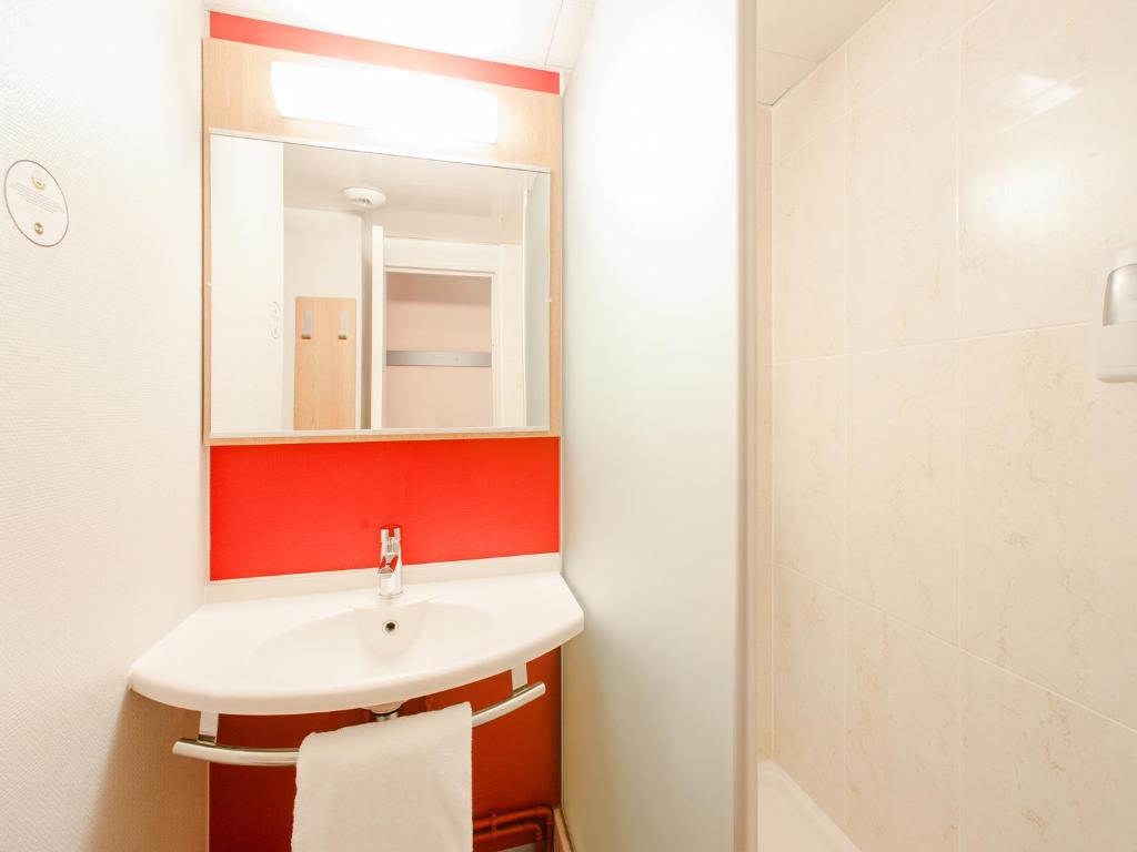 B&B HOTEL Toulouse Centre Canal du Midi - Resim 23