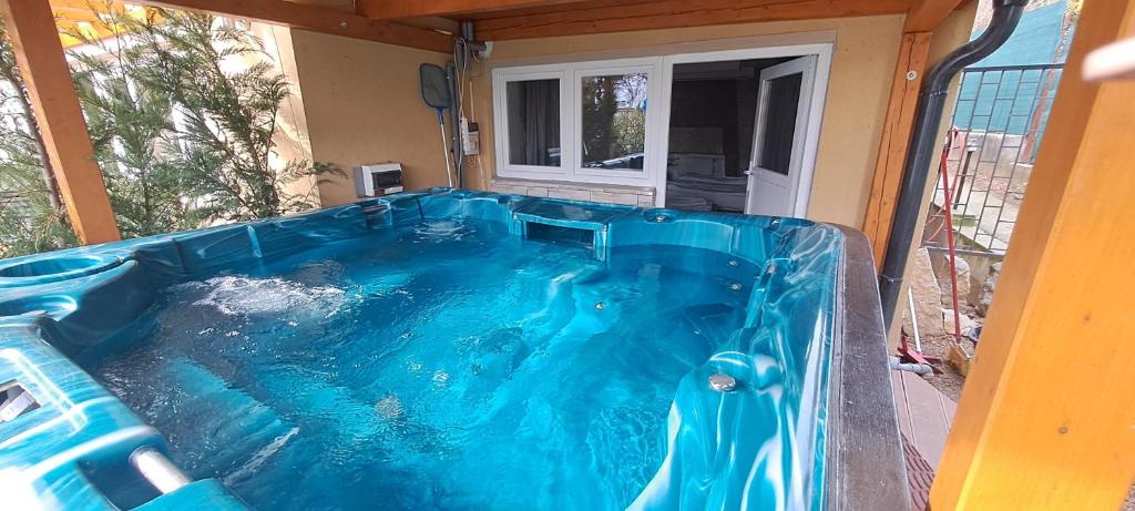 Πισίνα στο ή κοντά στο Rendezvény Vendégház Balatonfüred