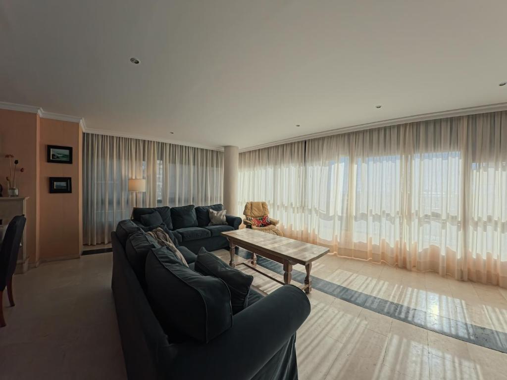 4 bedroom apartment close by beach in Fuengirola