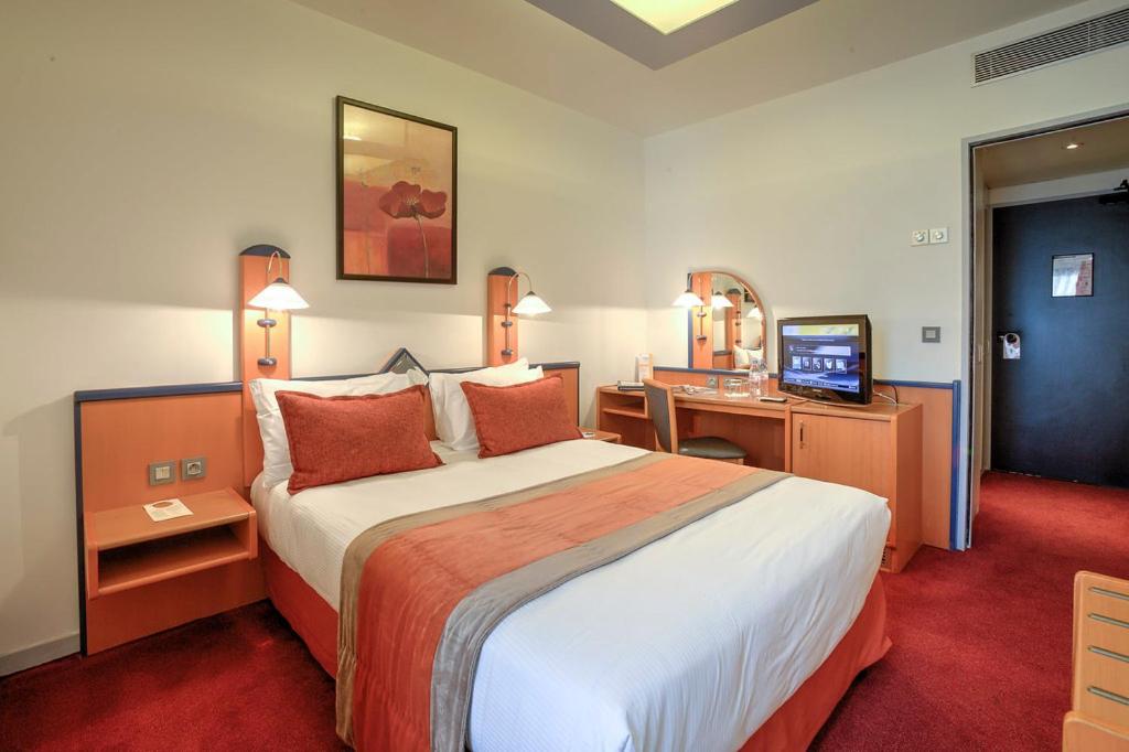 Postel nebo postele na pokoji v ubytování 3roos almandarah