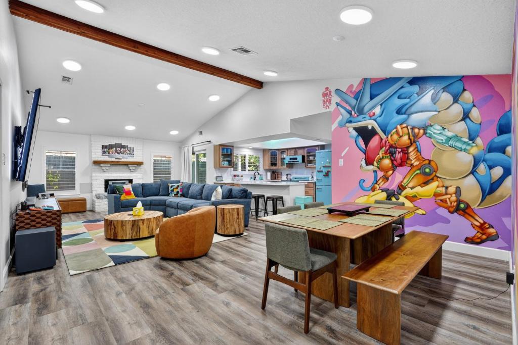Gallery image of Game-Themed Stay with Hot Tub & Arcade home in The Woodlands