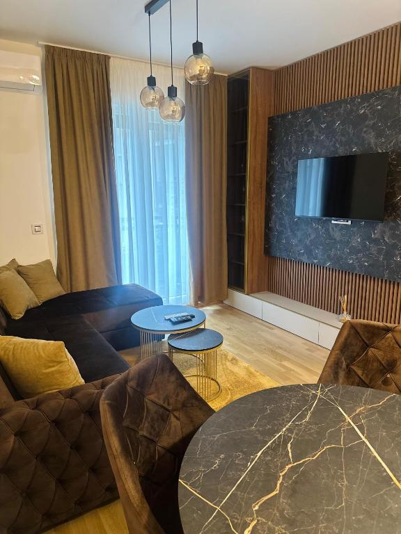 Μια τηλεόραση ή/και κέντρο ψυχαγωγίας στο JiV luxury apartment i spa