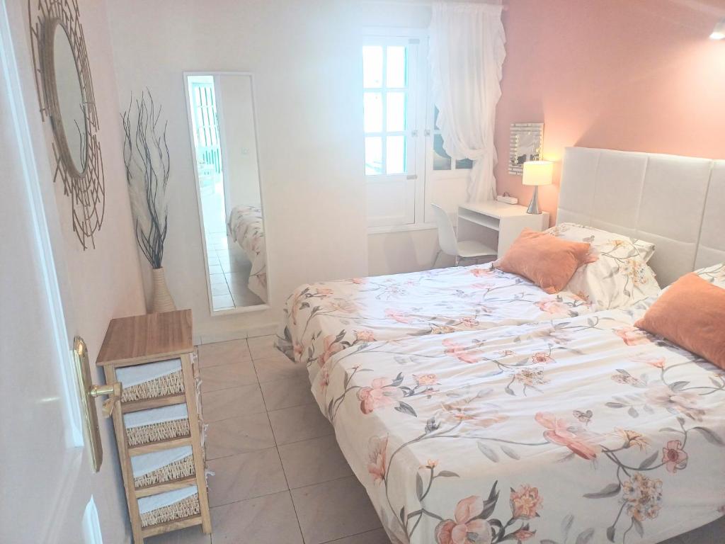 Ένα ή περισσότερα κρεβάτια σε δωμάτιο στο Bright & spacious with aircon