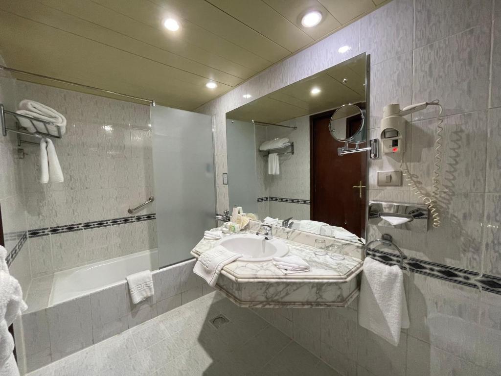 Grand Oasis Resort - 11