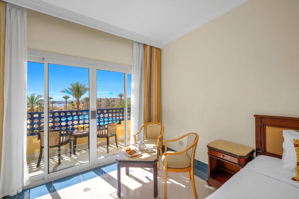 Grand Oasis Resort - 8