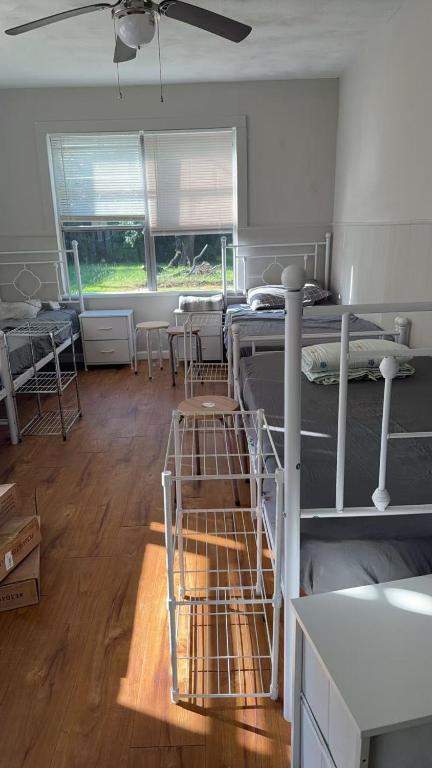 Ένα ή περισσότερα κρεβάτια σε δωμάτιο στο One bed in the living room