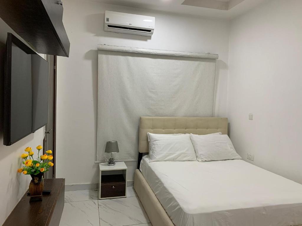 Φωτογραφία από το άλμπουμ του CW Villa 