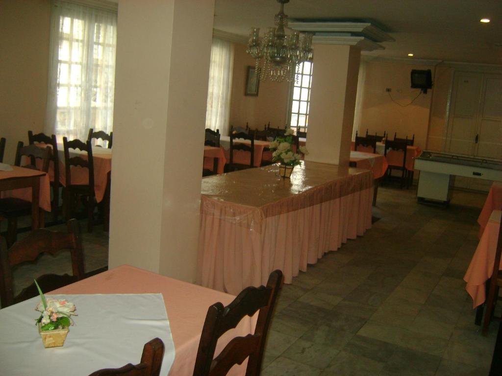  Reinales Plaza Hotel