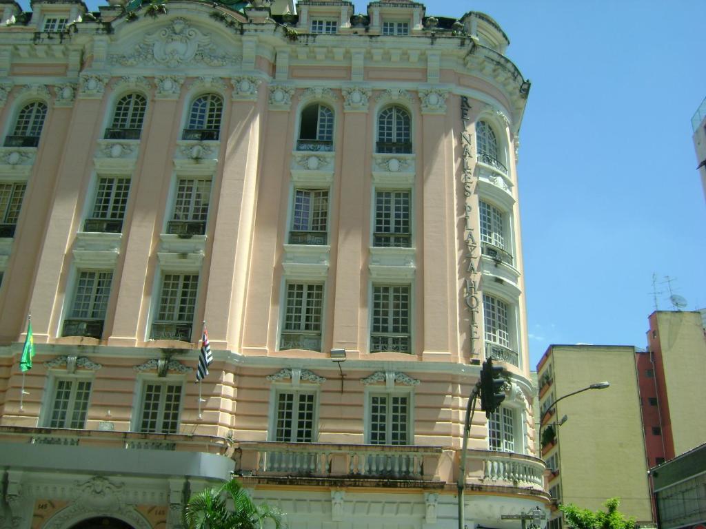  Reinales Plaza Hotel