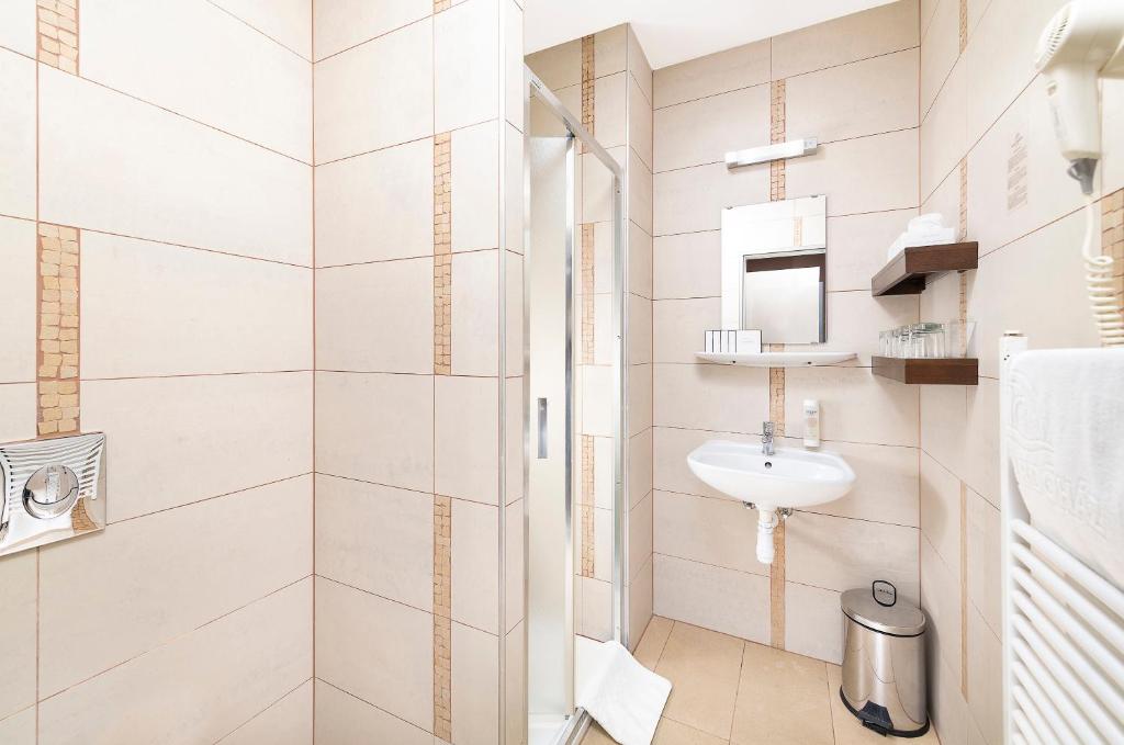 Hotel Fürdoház - Resim 2