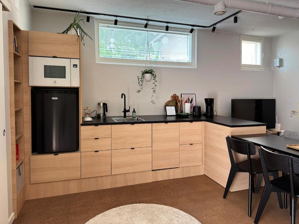 Una cocina o zona de cocina en Unique, newly renovated studio