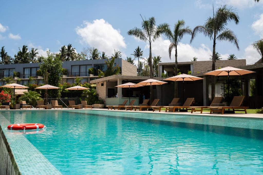 Πισίνα στο ή κοντά στο Hidden City Ubud - Modern Comfort & Relaxed Living near Central Ubud and Green Fields