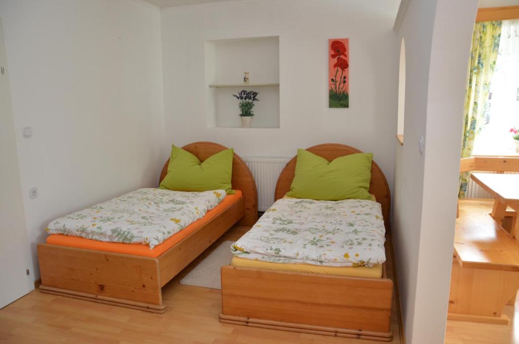 A bed or beds in a room at Ferienwohnung Vonwald