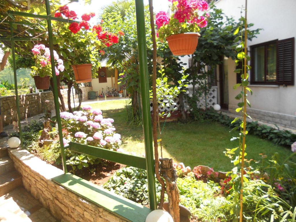 Zahrada ubytování Apartments Anić