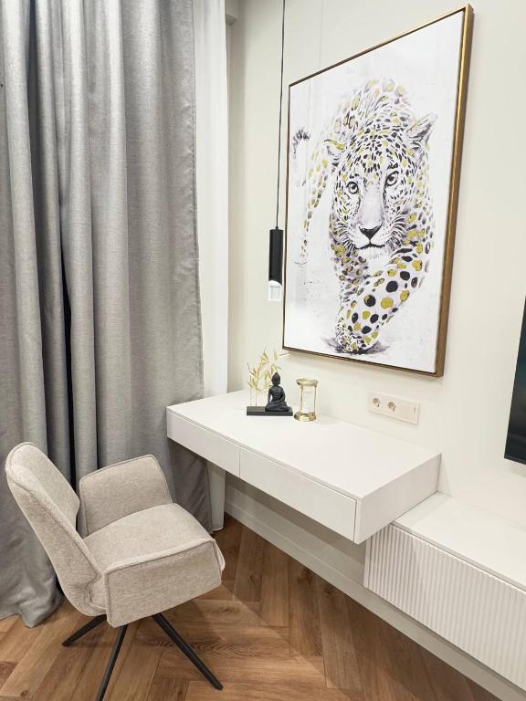 Super modern, in the very center of the city, mega center, wow