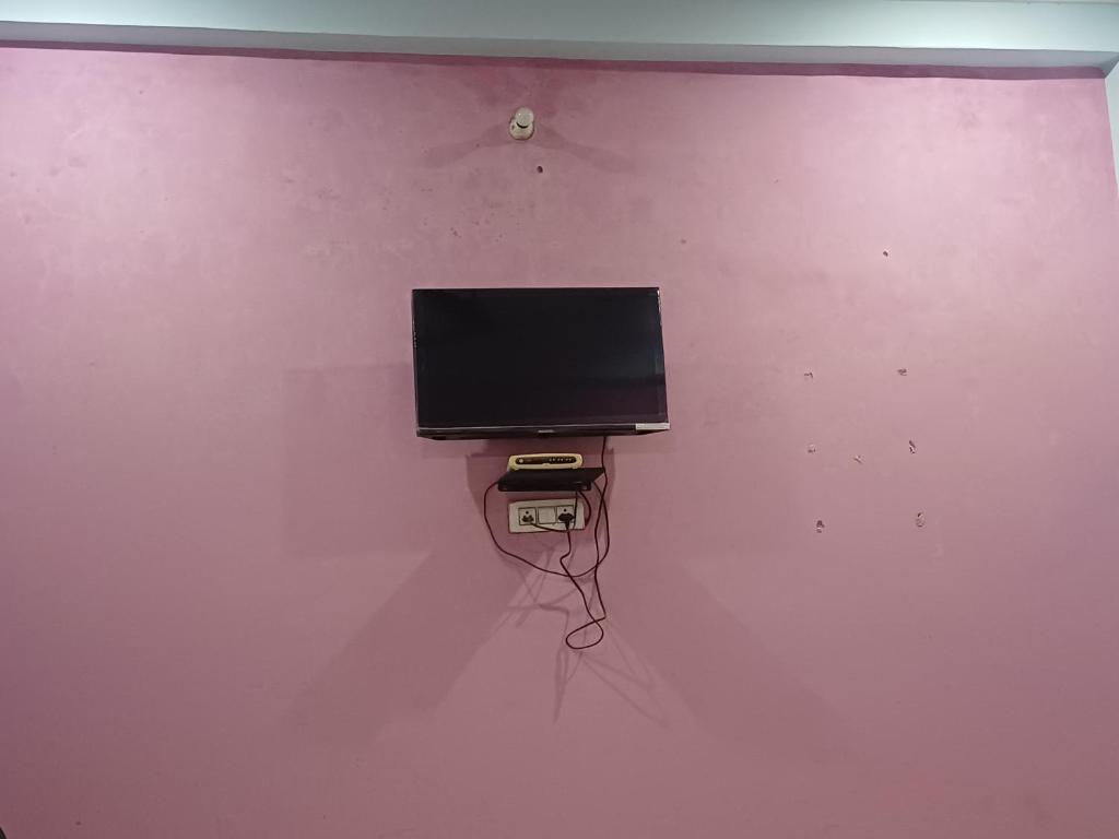 Μια τηλεόραση ή/και κέντρο ψυχαγωγίας στο Shardotsav