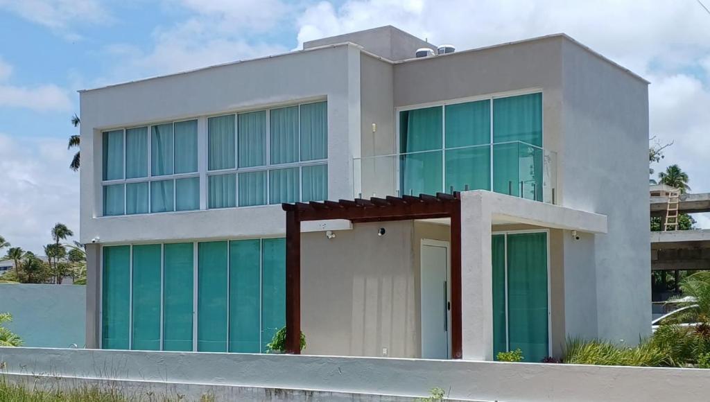 Bygningen som feriehuset ligger i