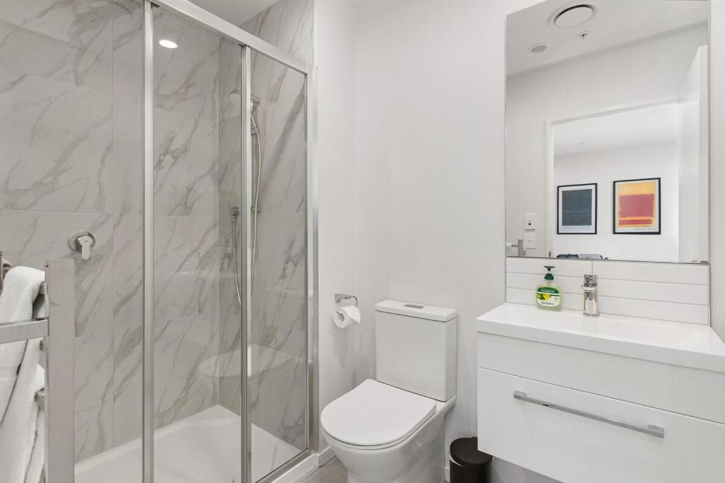 Live the High Life 1 Bdrm Luxury With Park - Resim 3