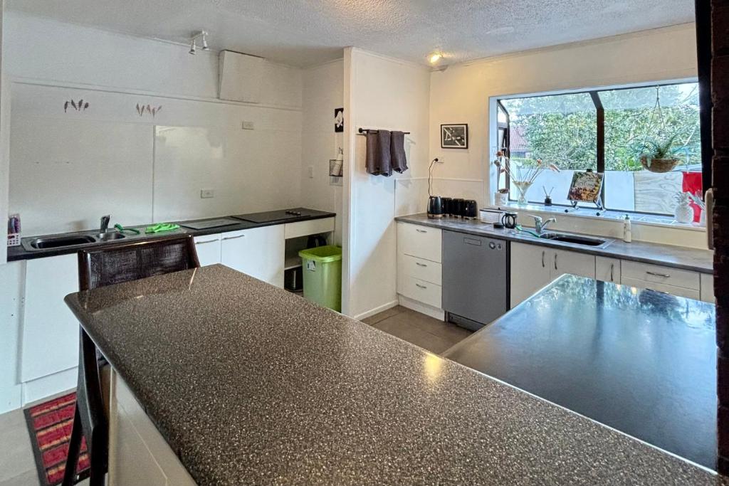 Location Location 400m From Beach and Town Centre - Resim 10