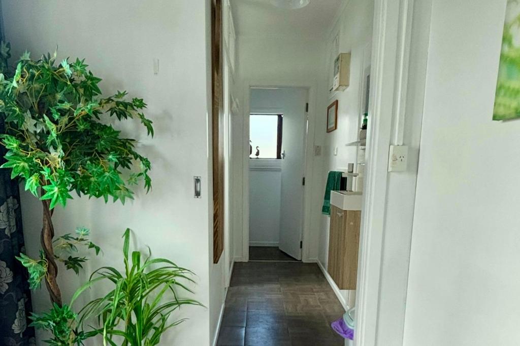 Location Location 400m From Beach and Town Centre - Resim 13