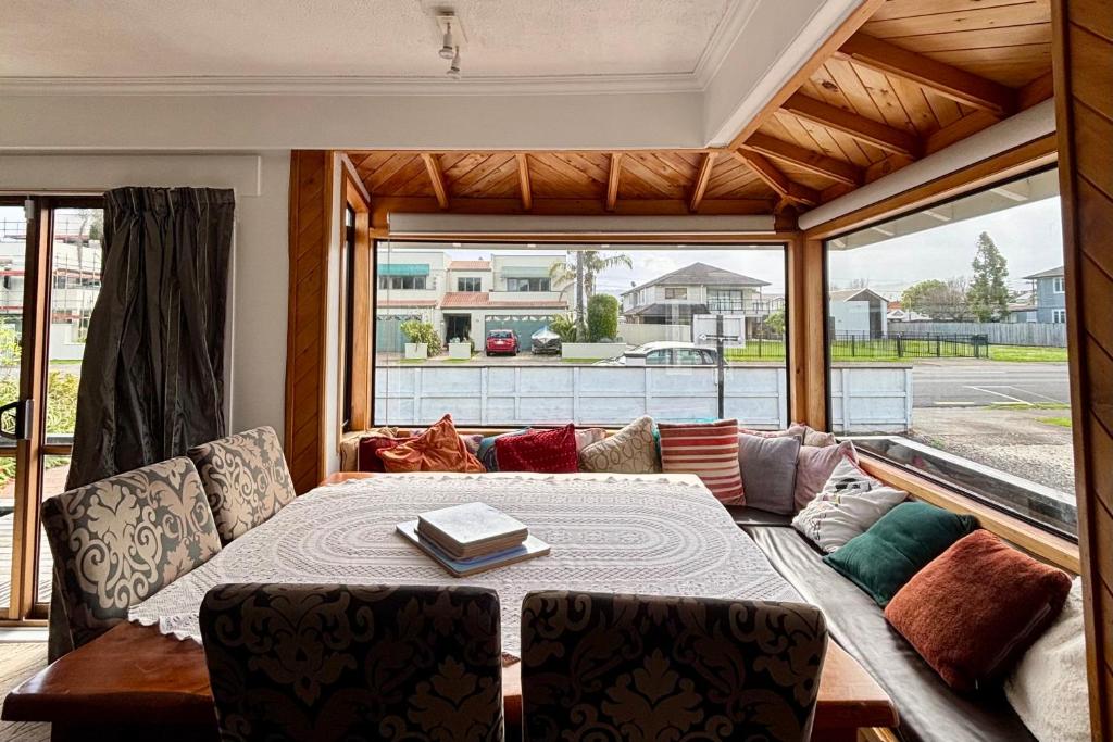 Location Location 400m From Beach and Town Centre - Resim 7