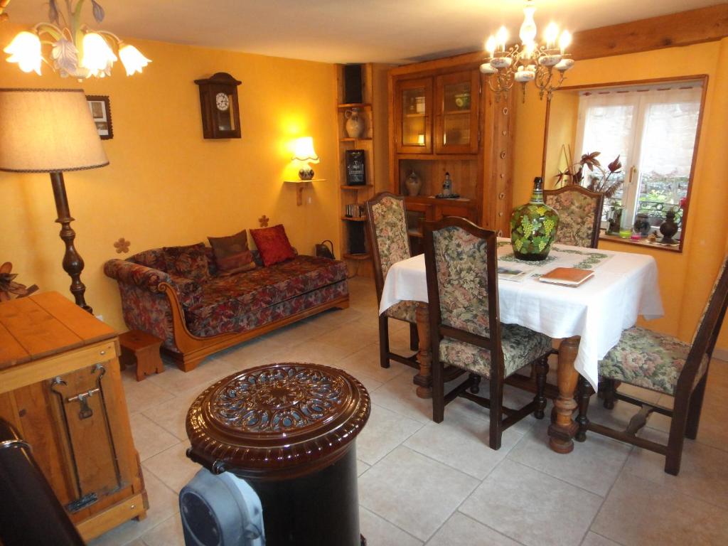 Posezení v ubytování Gite Le Petit Moulin