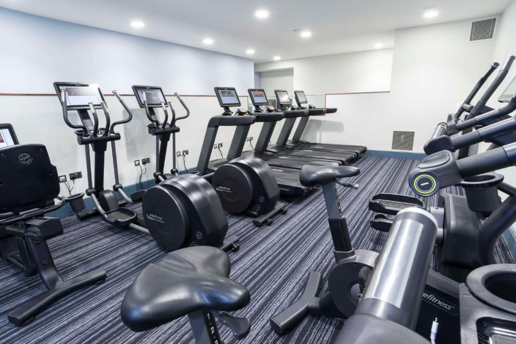 Fitness centrum a/nebo fitness zařízení v ubytování The Midland